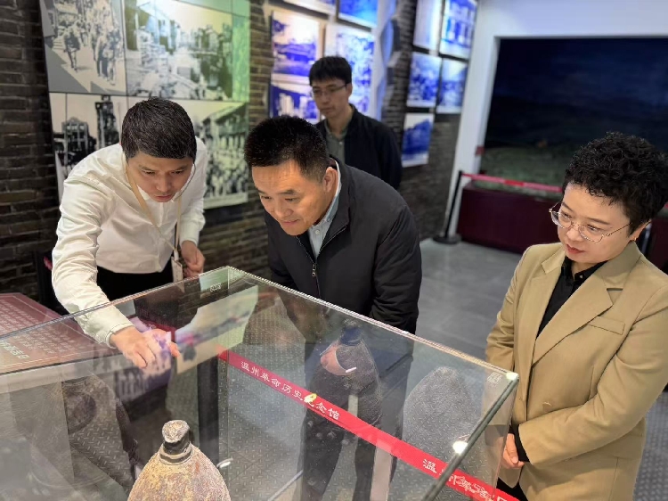 1015325399.jpg 1015325399.jpg