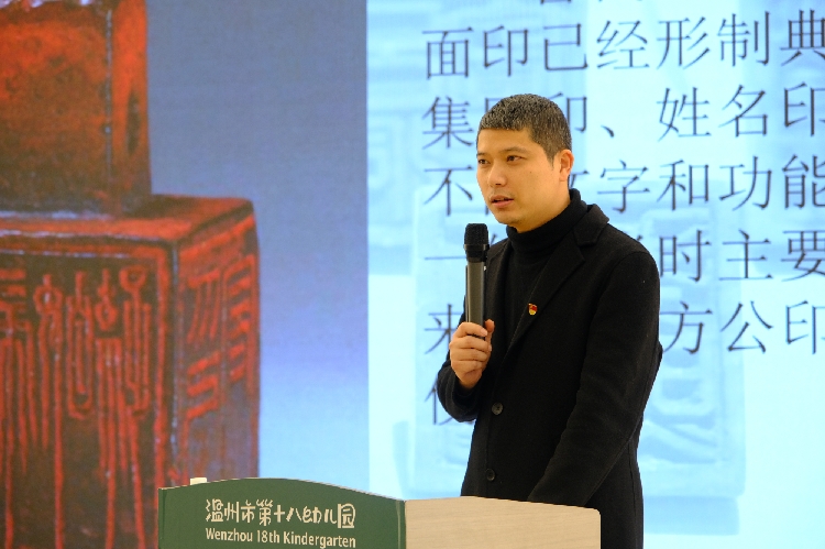 712395865.jpg 712395865.jpg